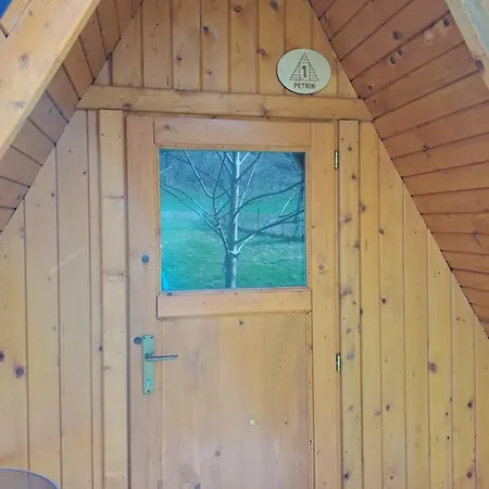 Tente de luxe Glamping Hiske Petrin *